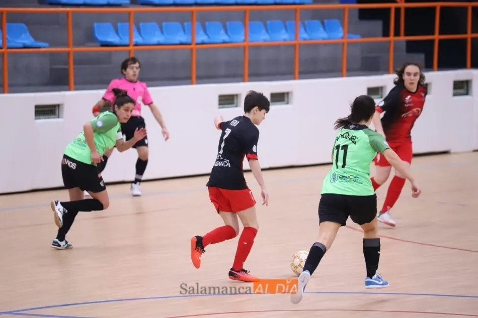Foto 4 - El Intersala sufre una dura derrota a manos del Castro (2-7)