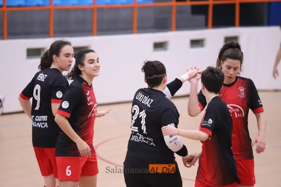 Foto 3 - El Intersala sufre una dura derrota a manos del Castro (2-7)