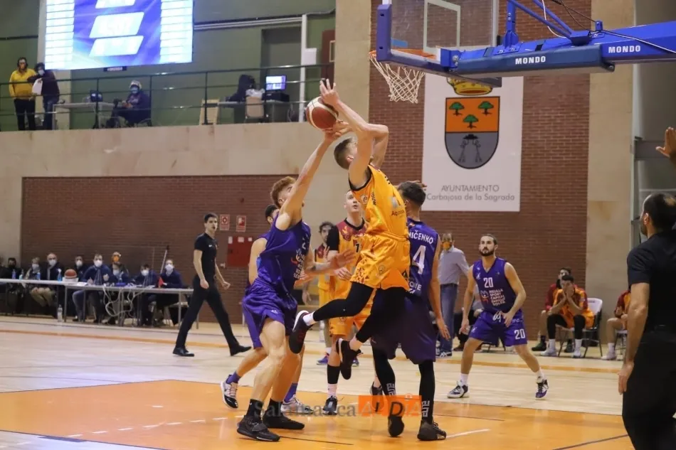 Foto 2 - El Aquimisa Carbajosa recibe un severo correctivo a manos del CAM Enrique Soler (48-75)