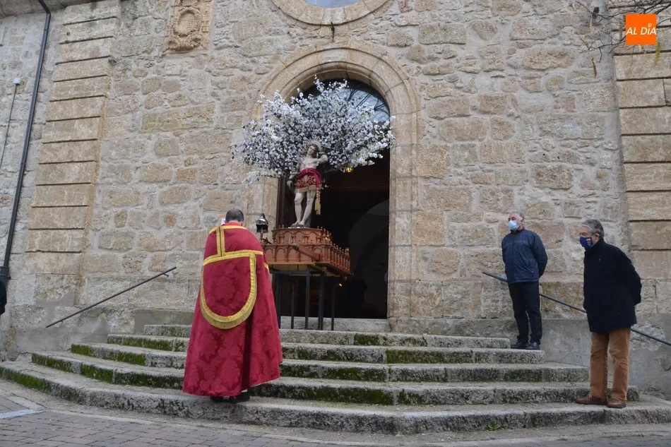 Foto 8 - San Sebasti&aacute;n se asoma a las puertas de San Crist&oacute;bal para suplicar el final de la pandemia  