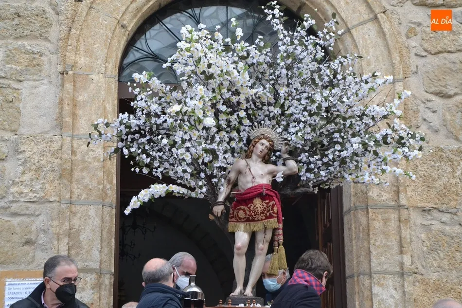Foto 3 - San Sebasti&aacute;n se asoma a las puertas de San Crist&oacute;bal para suplicar el final de la pandemia  