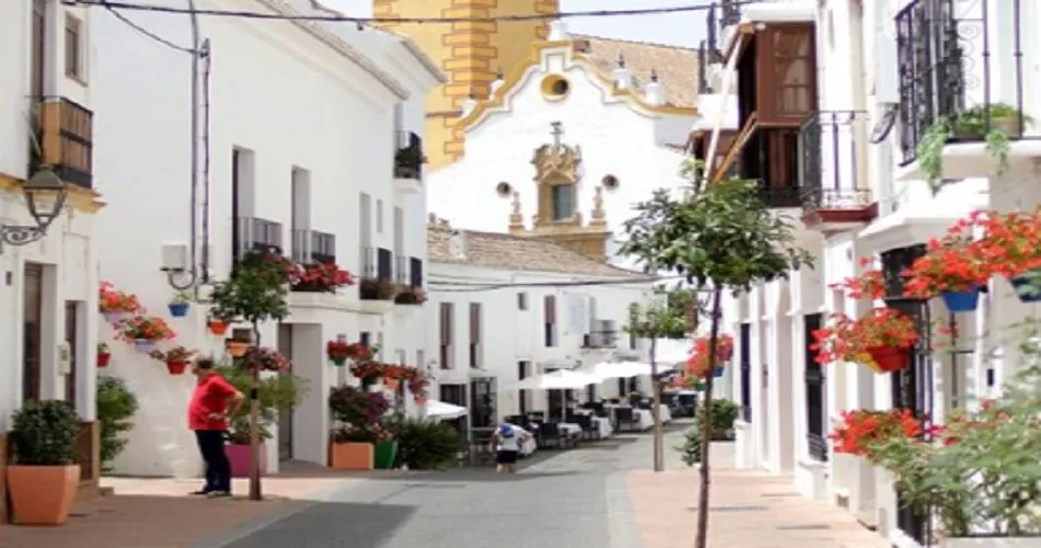 Estepona, ¡Vive en la costa del sol!  