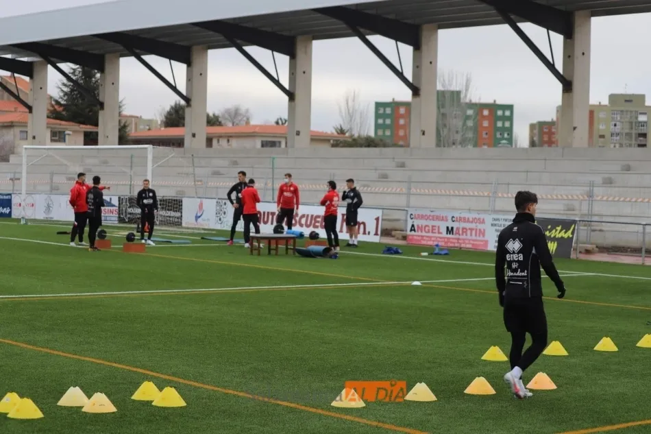 Foto 10 - Unionistas vuelve a los entrenamientos con los cinco sentidos puestos en el Deportivo de La Coru&ntilde;a ...