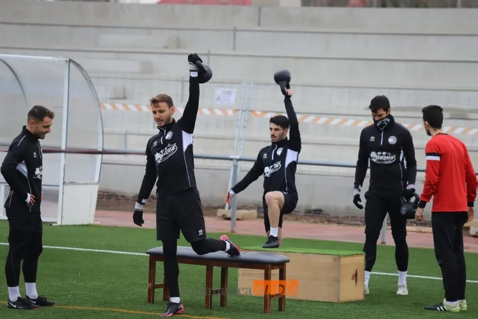 Foto 6 - Unionistas vuelve a los entrenamientos con los cinco sentidos puestos en el Deportivo de La Coru&ntilde;a ...