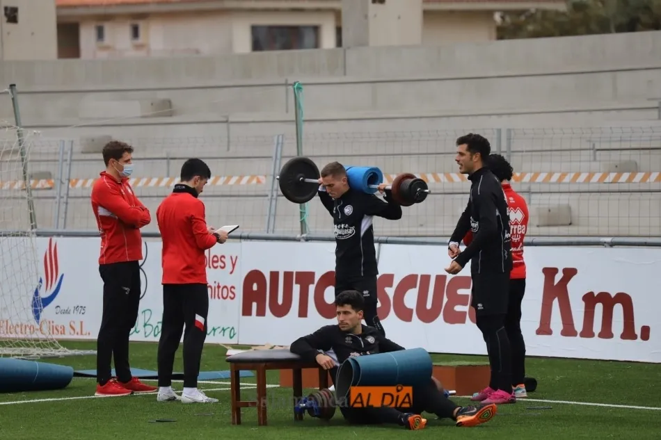 Foto 3 - Unionistas vuelve a los entrenamientos con los cinco sentidos puestos en el Deportivo de La Coru&ntilde;a ...