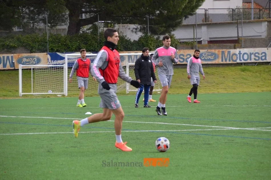 Foto 5 - Primer entrenamiento de &Aacute;lex Camacho con el Salamanca UDS