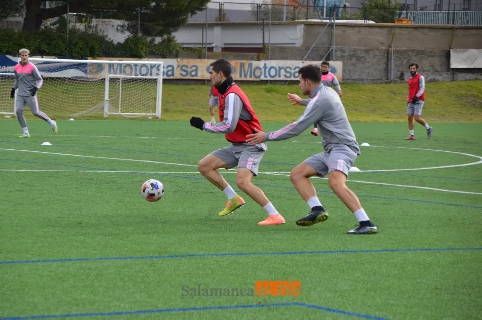 Foto 4 - Primer entrenamiento de &Aacute;lex Camacho con el Salamanca UDS