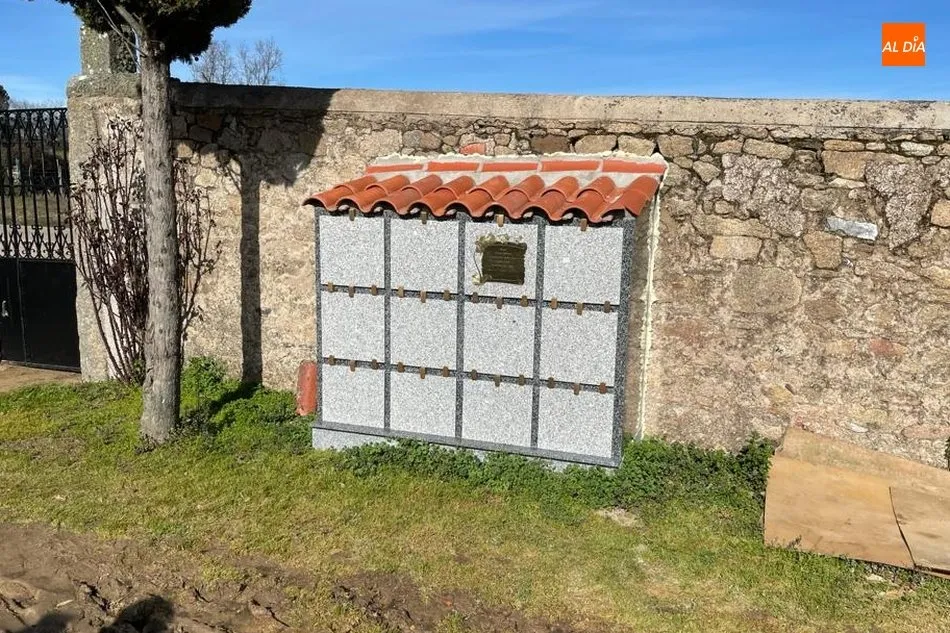 Foto 3 - El Ayuntamiento de Barruecopardo pone a disposici&oacute;n de los vecinos nuevos nichos, columbarios y...