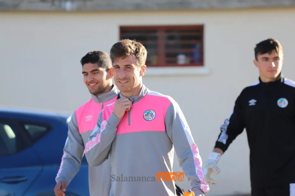 Foto 11 - Ernest se prueba en el &uacute;ltimo entrenamiento antes del derbi y el Salamanca UDS vuelve al Anexo