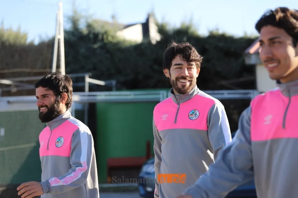 Foto 10 - Ernest se prueba en el &uacute;ltimo entrenamiento antes del derbi y el Salamanca UDS vuelve al Anexo