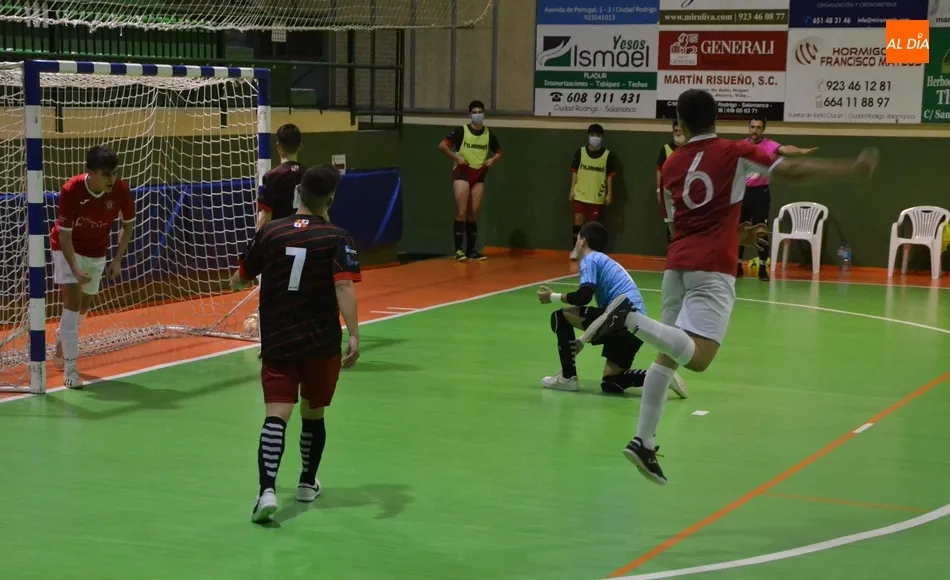 Celebración del primer gol de la tarde | Fotos @kisanghani
