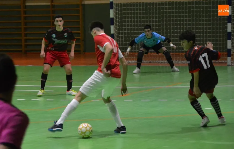 Foto 11 - El III Juvenil se gusta ante Segosala antes del decisivo duelo del domingo  