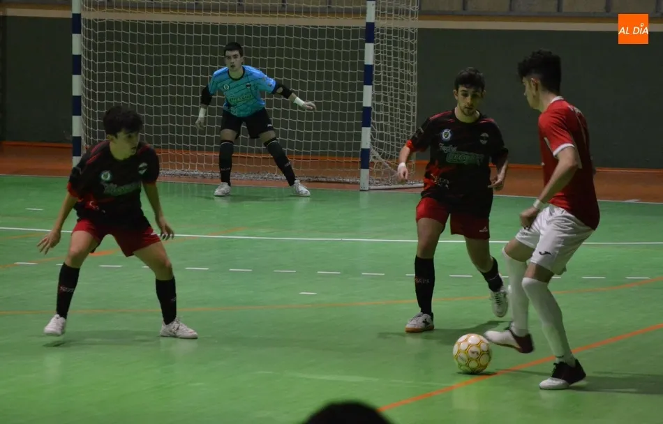 Foto 9 - El III Juvenil se gusta ante Segosala antes del decisivo duelo del domingo  
