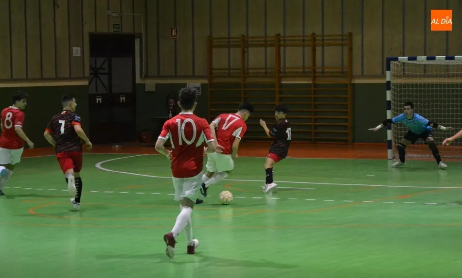 Foto 4 - El III Juvenil se gusta ante Segosala antes del decisivo duelo del domingo  