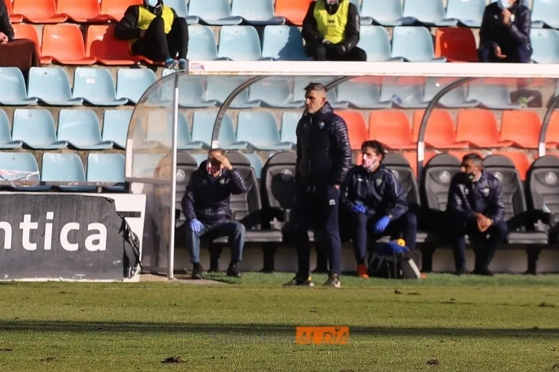 Montes, en el banquillo / Lydia González