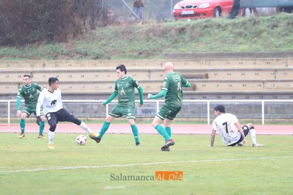 Foto 10 - El filial del Salamanca UDS suma un buen punto en Las Pistas con el potente Astorga (0-0)