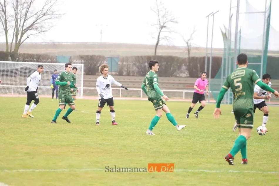 Foto 9 - El filial del Salamanca UDS suma un buen punto en Las Pistas con el potente Astorga (0-0)