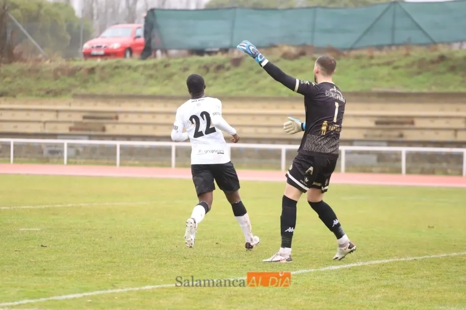 Foto 7 - El filial del Salamanca UDS suma un buen punto en Las Pistas con el potente Astorga (0-0)