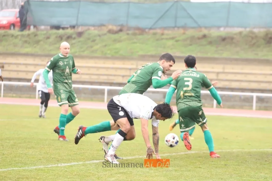 Foto 6 - El filial del Salamanca UDS suma un buen punto en Las Pistas con el potente Astorga (0-0)