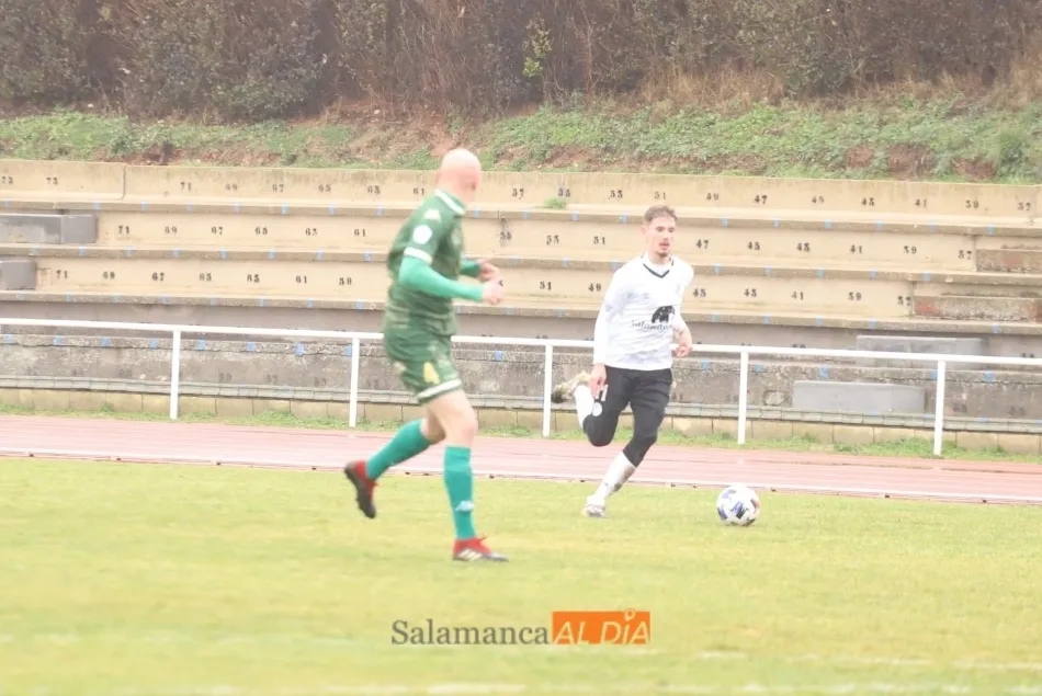 Foto 4 - El filial del Salamanca UDS suma un buen punto en Las Pistas con el potente Astorga (0-0)
