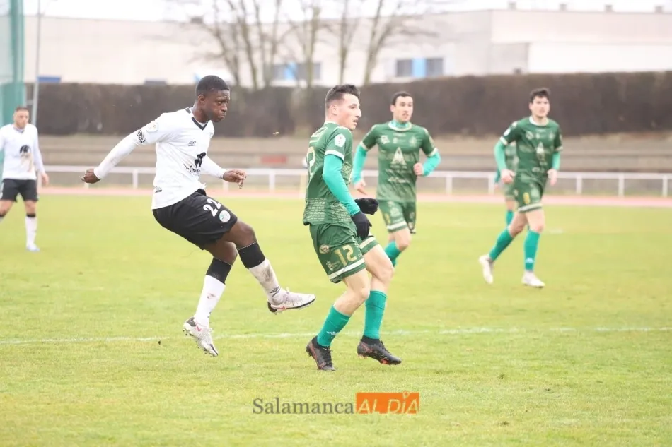 Foto 2 - El filial del Salamanca UDS suma un buen punto en Las Pistas con el potente Astorga (0-0)