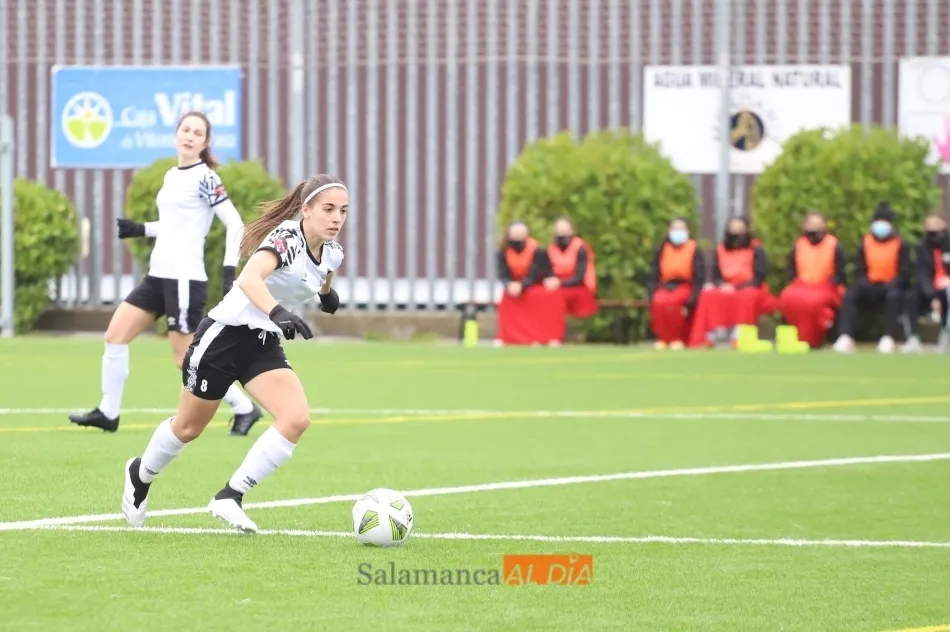 Foto 9 - Lauris y Saza desequilibran la balanza a favor del Salamanca UDS Femenino ante el Madrid CFF C (2-1)