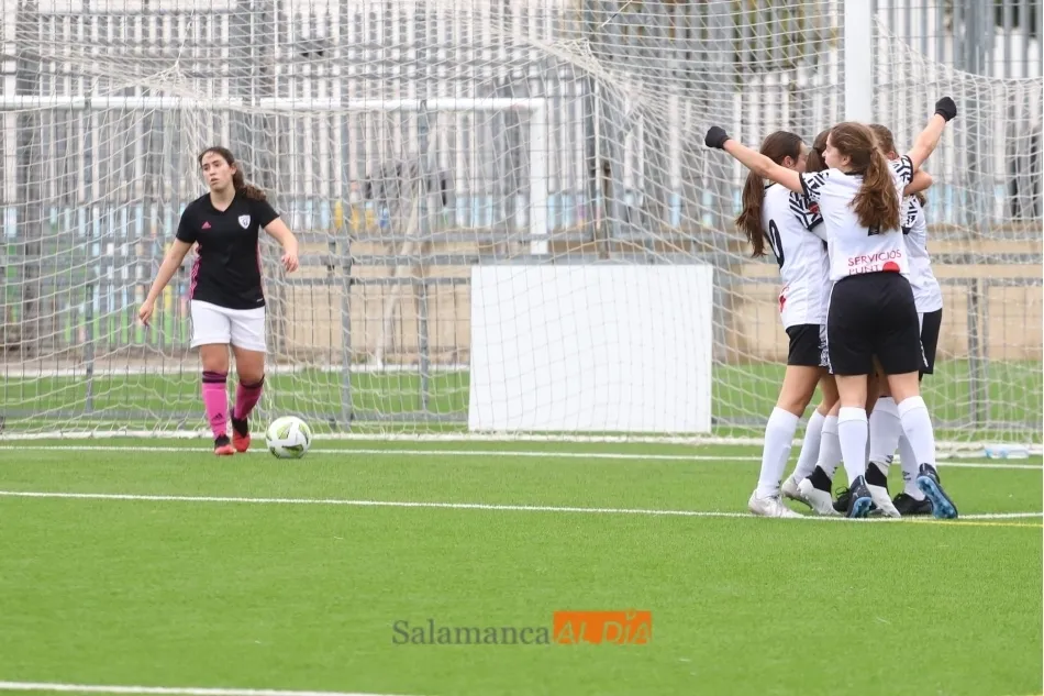 Foto 8 - Lauris y Saza desequilibran la balanza a favor del Salamanca UDS Femenino ante el Madrid CFF C (2-1)