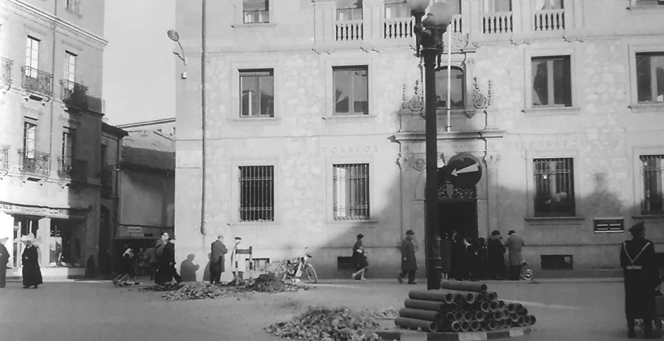 Foto 4 - La plaza de Santa Eulalia, antes de la construcci&oacute;n del aparcamiento subterr&aacute;neo