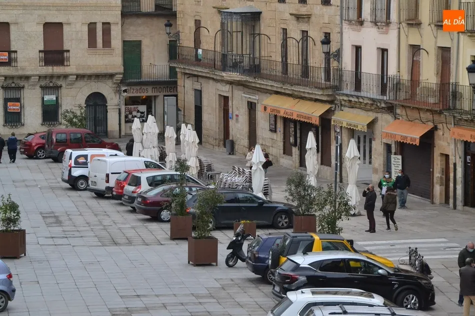 Foto 8 - Ciudad Rodrigo vive su primer d&iacute;a sin terrazas  