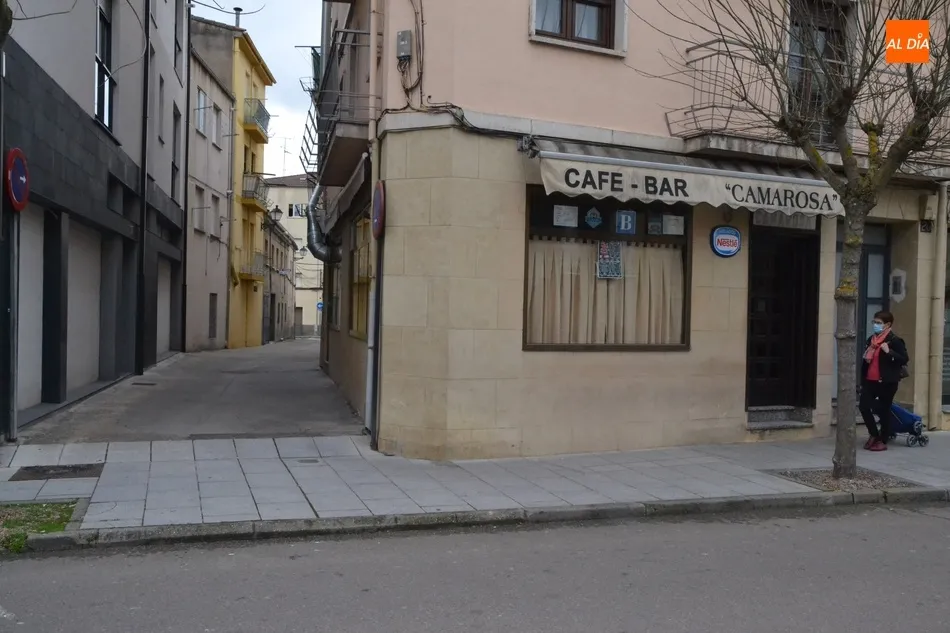 Foto 4 - Ciudad Rodrigo vive su primer d&iacute;a sin terrazas  