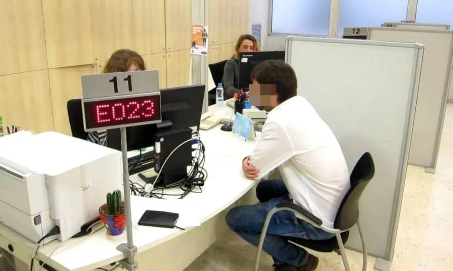 El paro femenino en España se incrementa en 48.254 mujeres (2,17%) en relación al mes de diciembre, y el masculino aumenta menos, con 27.962 inscritos más (1,68%). Foto EP