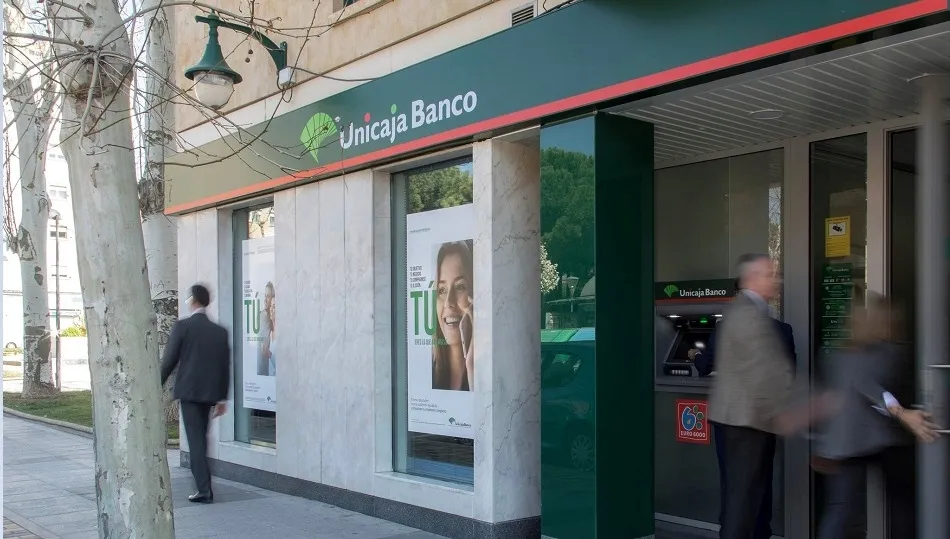 Unicaja Banco ganó 78 millones de euros en 2020, un 54,8% menos, tras provisionar 200 millones por ...