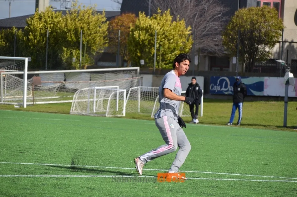 Foto 4 - El portero Javi Ben&iacute;tez ya entrena como jugador del Salamanca UDS