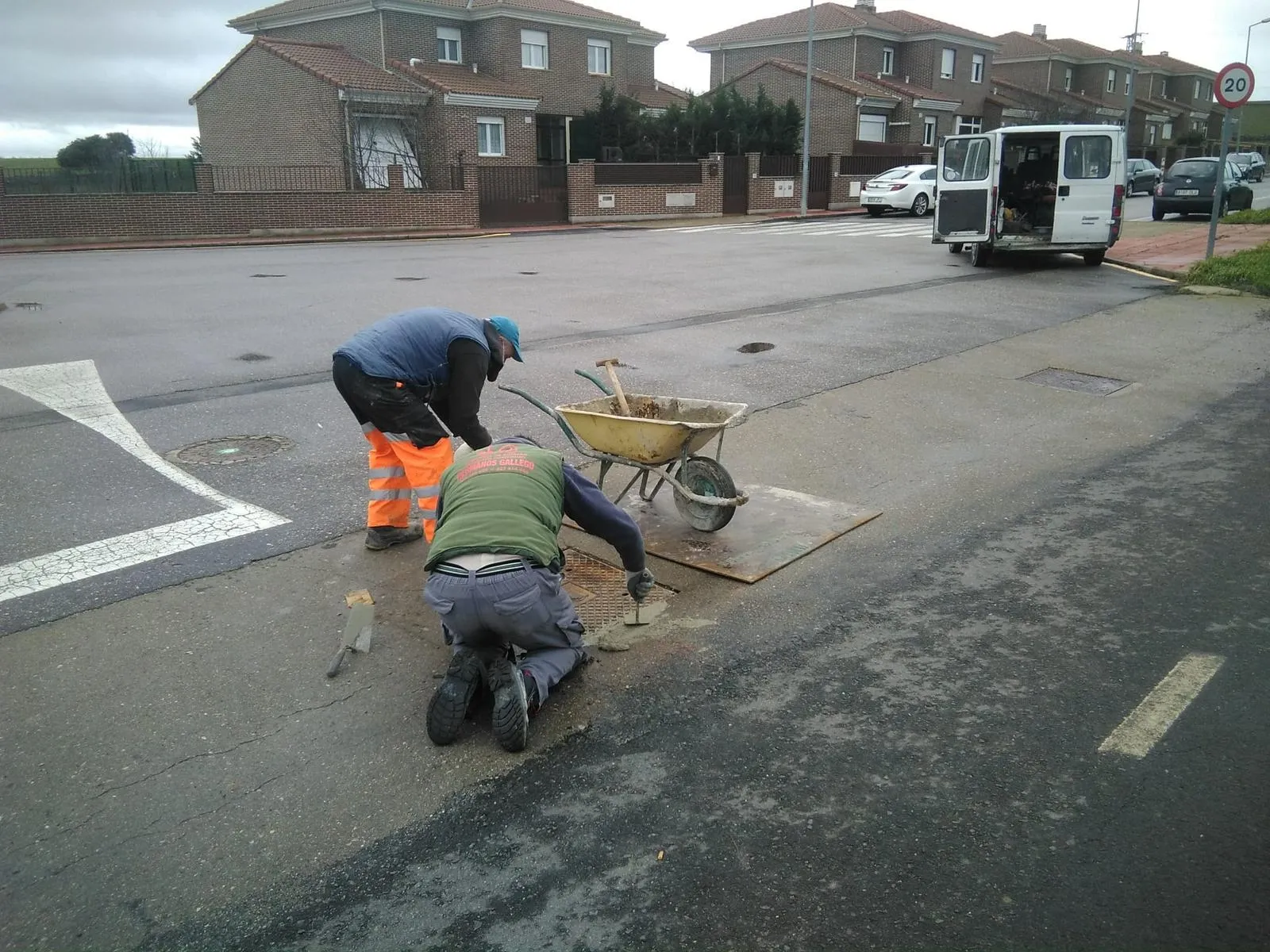Foto 3 - Mejoras de saneamiento y en el firme en diferentes puntos de Alba de Tormes