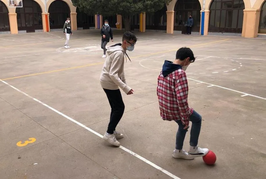 Foto 10 - Los miembros del Colegio Misioneras-Santa Teresa celebran distanciados su fiesta anual  