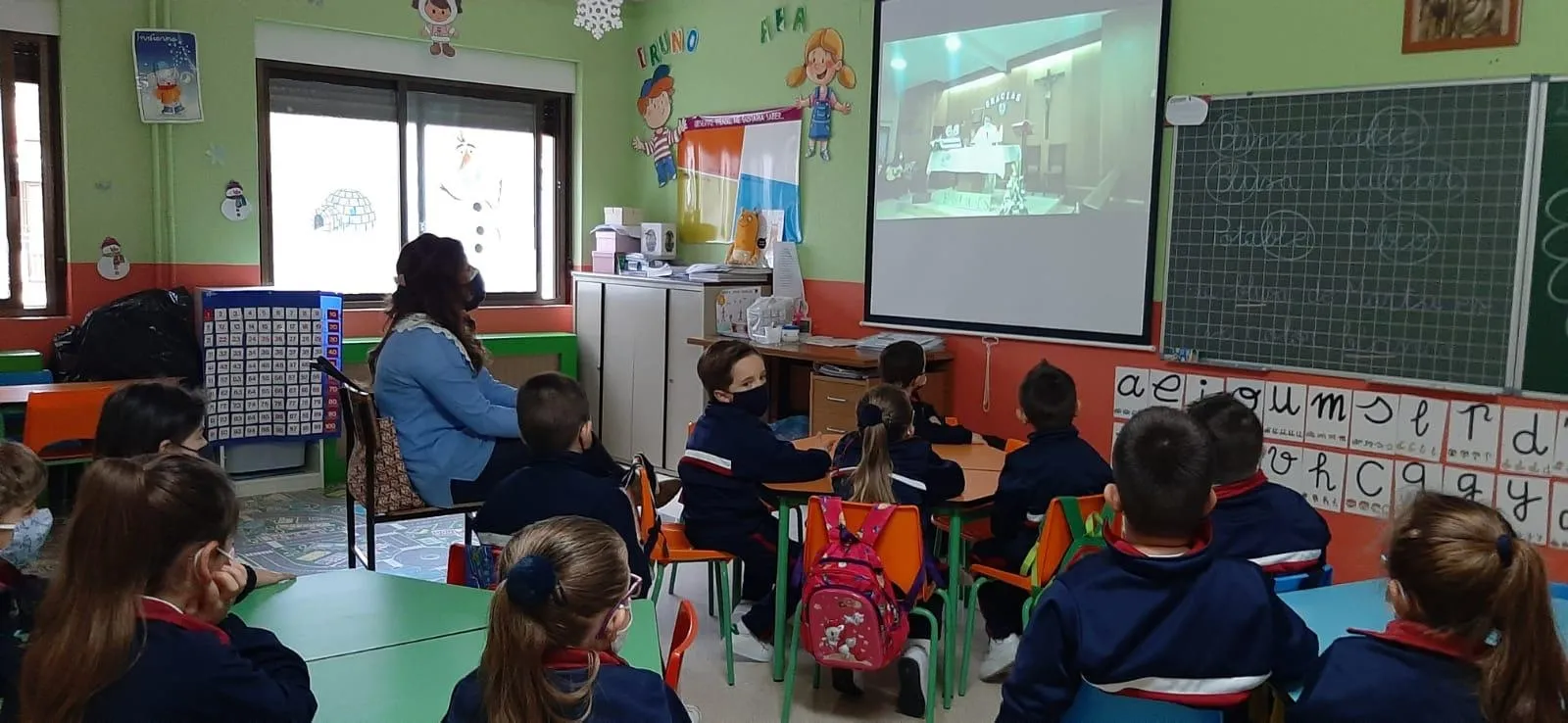 Foto 11 - Los miembros del Colegio Misioneras-Santa Teresa celebran distanciados su fiesta anual  