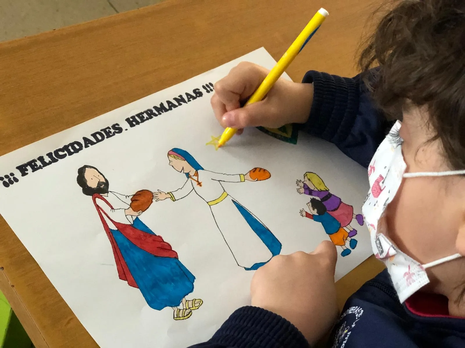 Foto 3 - Los miembros del Colegio Misioneras-Santa Teresa celebran distanciados su fiesta anual  