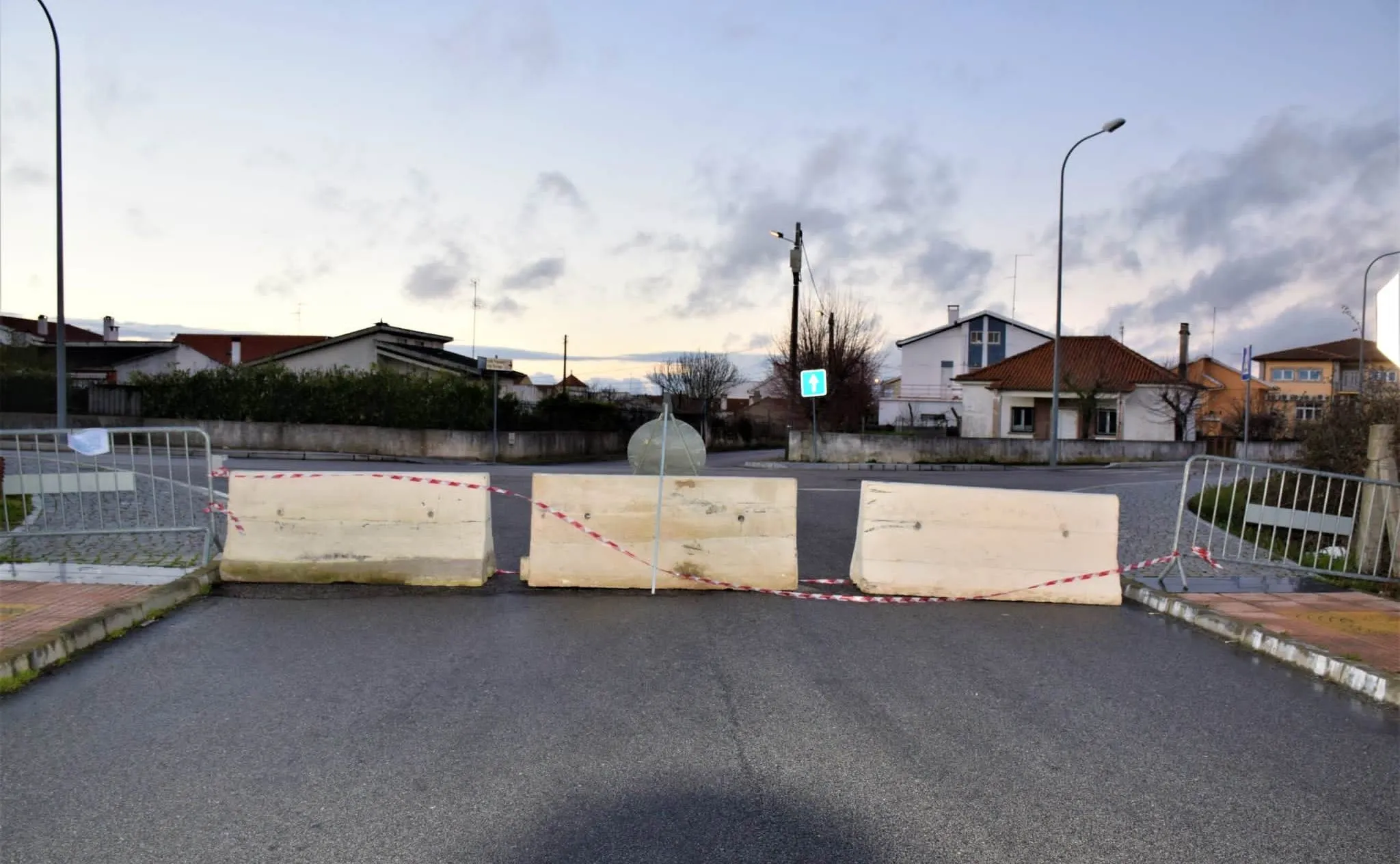 Foto 5 - As&iacute; lucen cerradas de nuevo las fronteras de la comarca mirobrigense con Portugal  