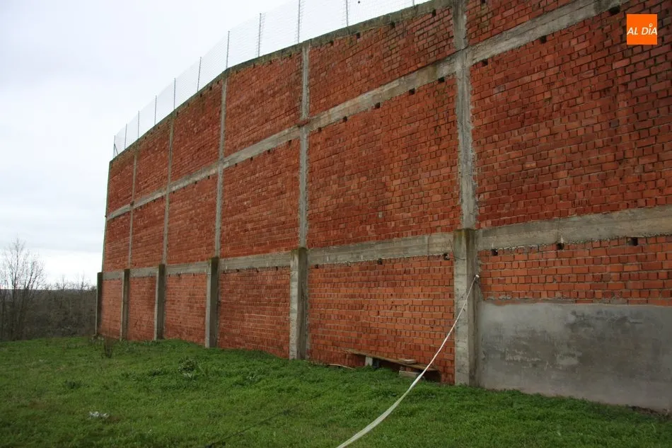 Foto 2 - La reparaci&oacute;n del front&oacute;n de Masueco supondr&aacute; un coste de casi 8.000 euros