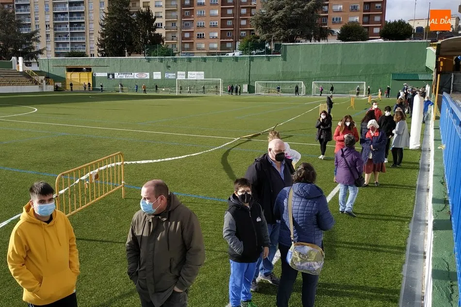Foto 2 - El cribado en B&eacute;jar realizado hoy a 1573 personas detecta 17 positivos en COVID