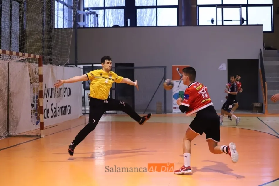 Javi Sánchez se hace grande ante un disparo rival