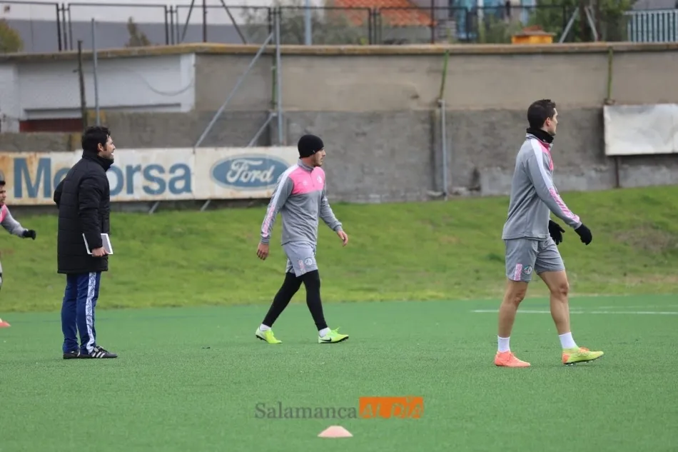 Foto 4 - El Salamanca UDS trabaja en el Tori una ma&ntilde;ana m&aacute;s y el colombiano Juancho sigue sin aparecer