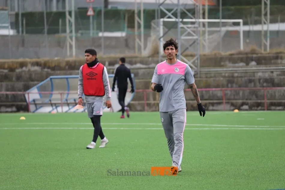 Foto 2 - El Salamanca UDS trabaja en el Tori una ma&ntilde;ana m&aacute;s y el colombiano Juancho sigue sin aparecer