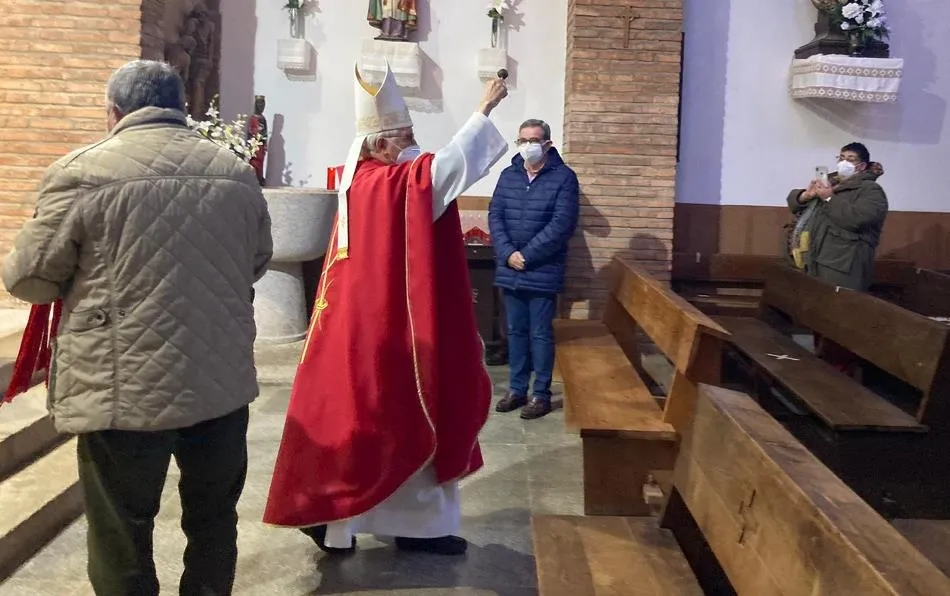 Foto 5 - La Cofrad&iacute;a de San Blas festeja bajo m&iacute;nimos al patr&oacute;n de las gargantas  