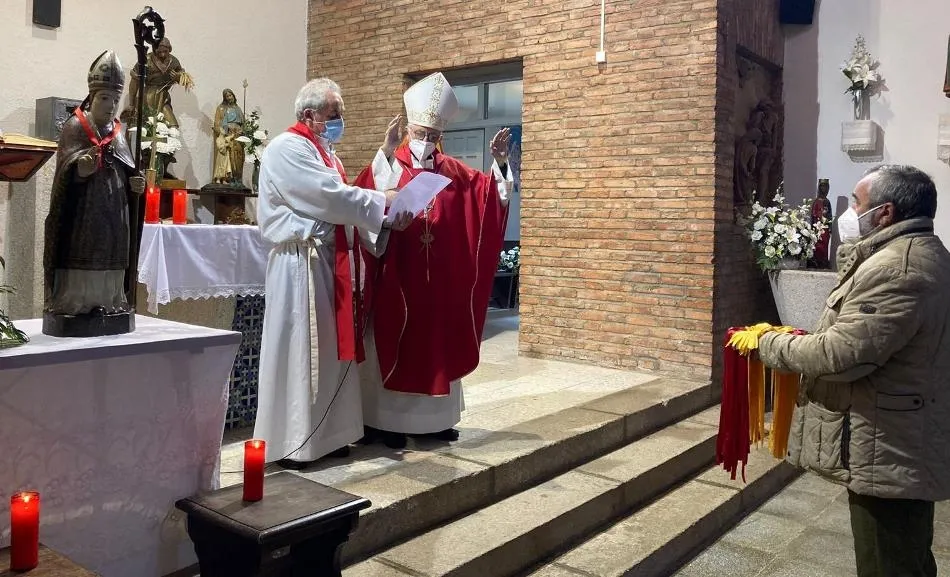 Foto 3 - La Cofrad&iacute;a de San Blas festeja bajo m&iacute;nimos al patr&oacute;n de las gargantas  