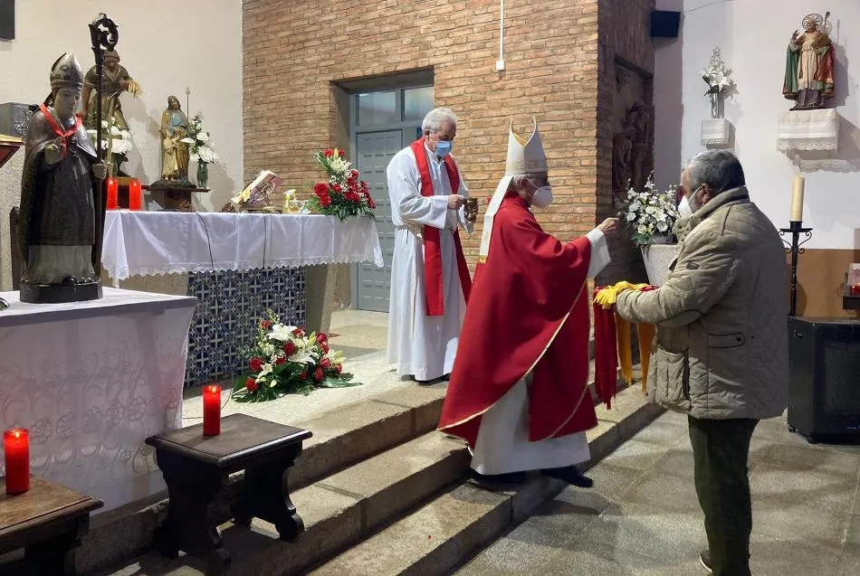 La Cofradía de San Blas festeja bajo mínimos al patrón de las gargantas  