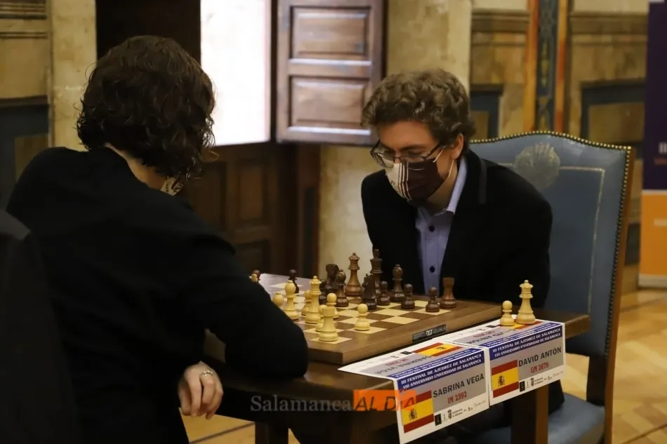 Foto 10 - Empiezan las primeras rondas del Torneo Magistral del III Festival de Ajedrez de Salamanca