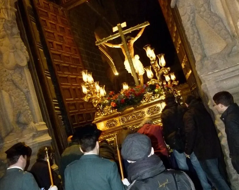 El paso del Cristo de los Ajusticiados de Ávila | ARCHIVO EP