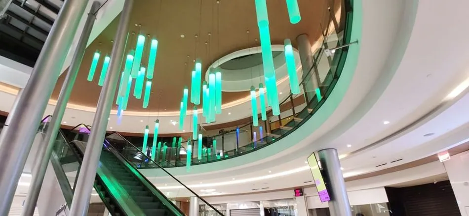 El Centro Comercial El Tormes se viste de verde en el Día Mundial Contra el Cáncer