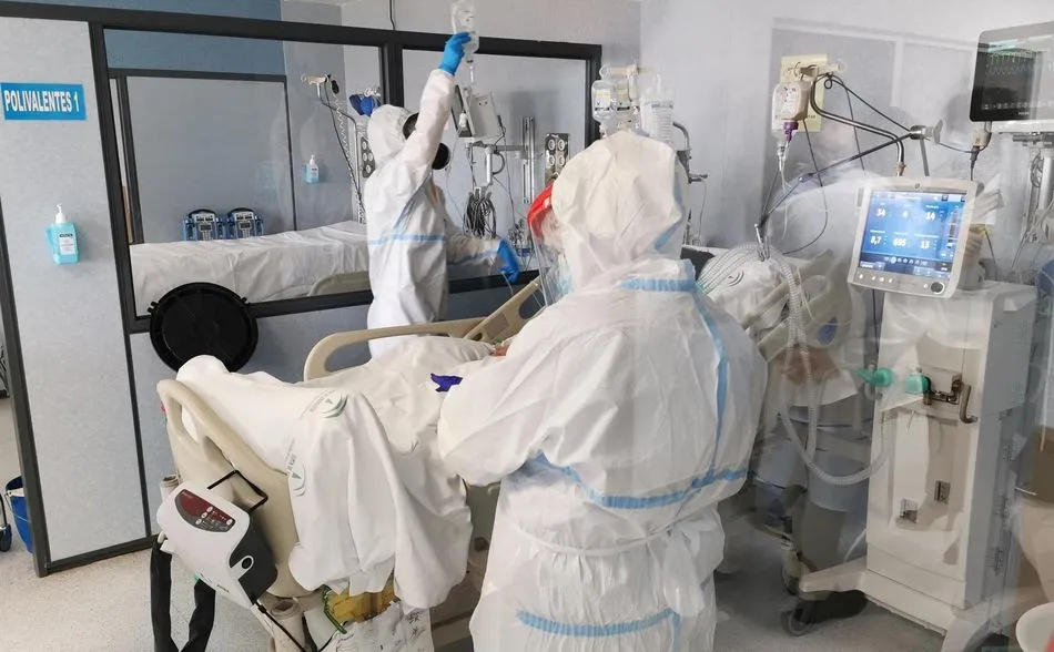 Paciente covid ingresado en un centro sanitario. Foto: EP